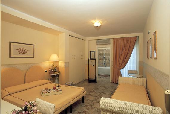 Hotel Marconi San Benedetto del Tronto Bagian luar foto