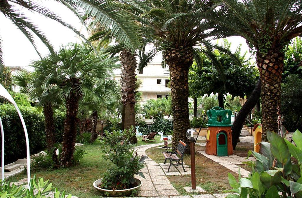 Hotel Marconi San Benedetto del Tronto Bagian luar foto