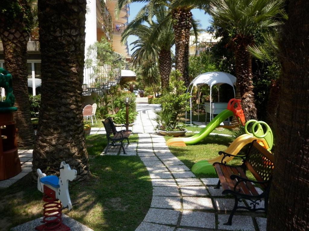 Hotel Marconi San Benedetto del Tronto Bagian luar foto